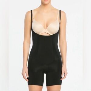 NWOT Spanx Open-Bust Mid-Thigh Body Shaper